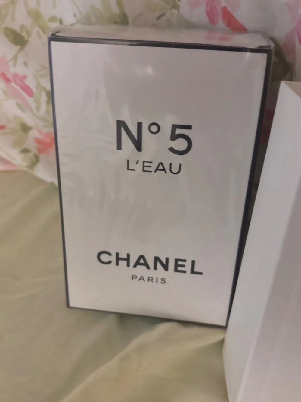 Chanel number five women’s perfume brand new and sealed 3.4 ounce